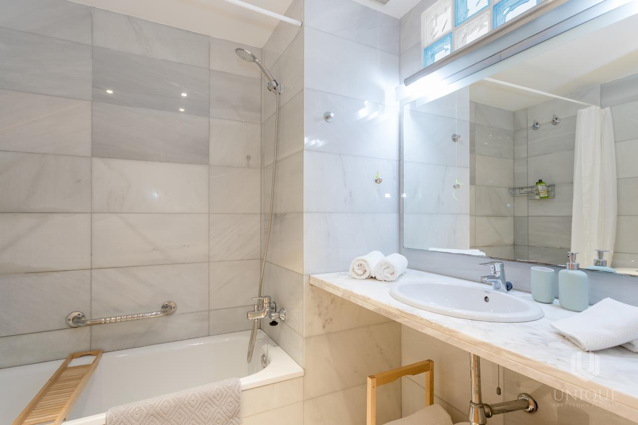 Unique Rentals - Stylish Seafront Duplex Barcellona Esterno foto